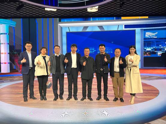 新华网、企业观察报接待潍坊市潍城区企业考察团并举行座谈会