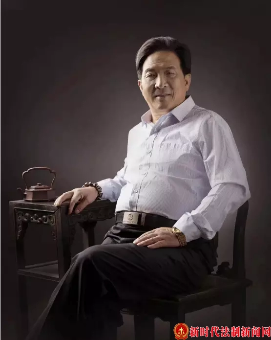 中央电视台【中国艺术名家紫砂壶书画工作室】——吴建荣