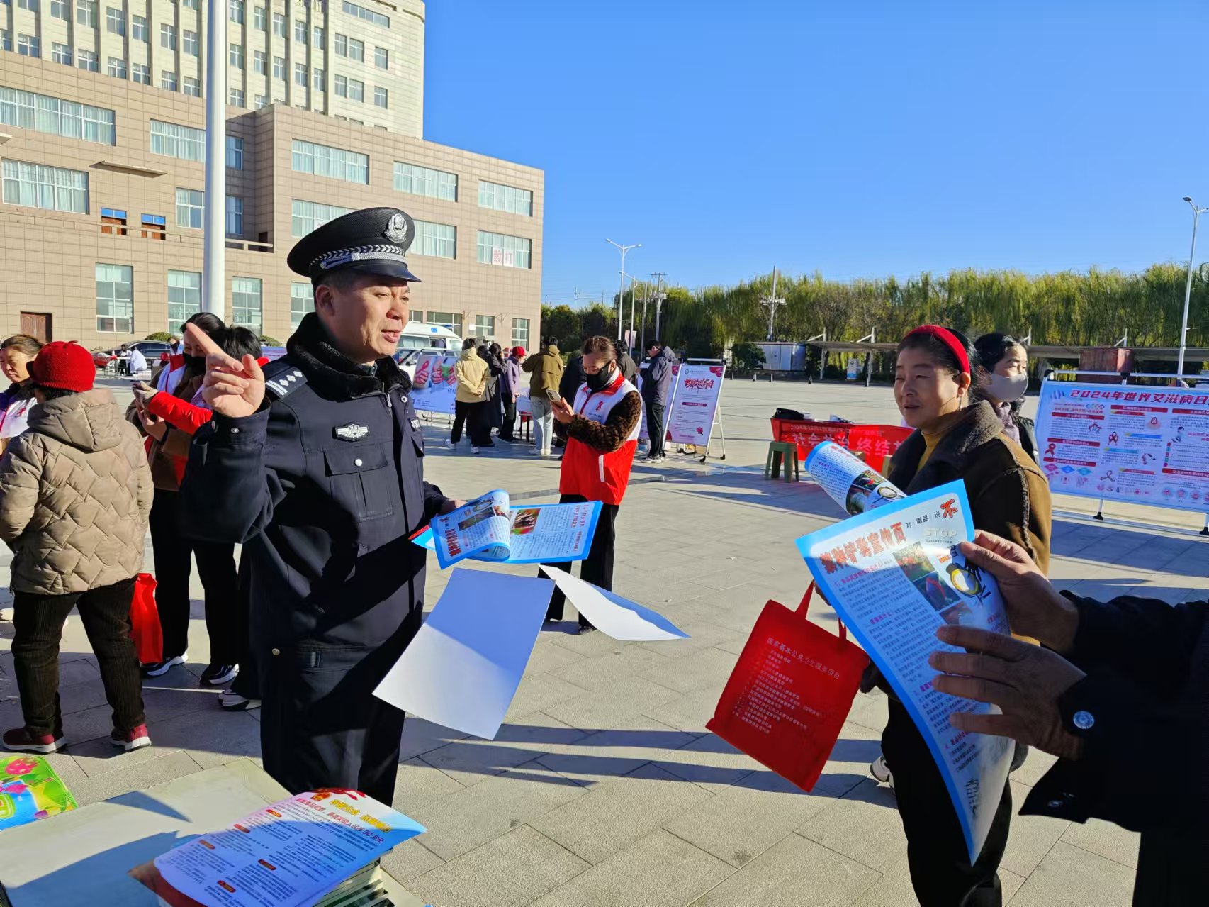 长葛市公安局开展禁毒宣传活动