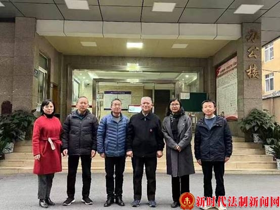 宋才发编委到《党政研究》编辑部指导工作
