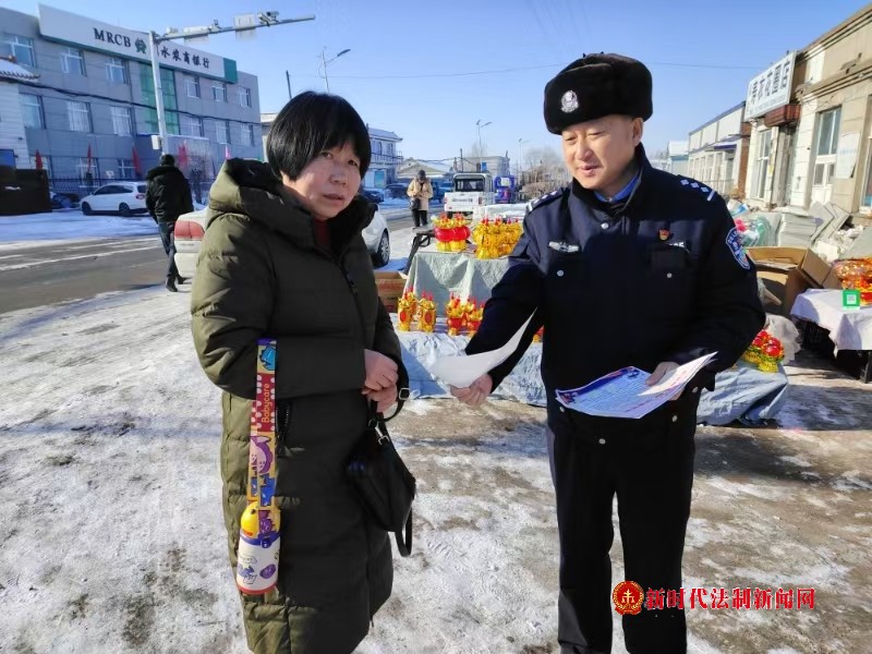 绥化市交通警察支队明水大队走进通达镇开展宣传活动