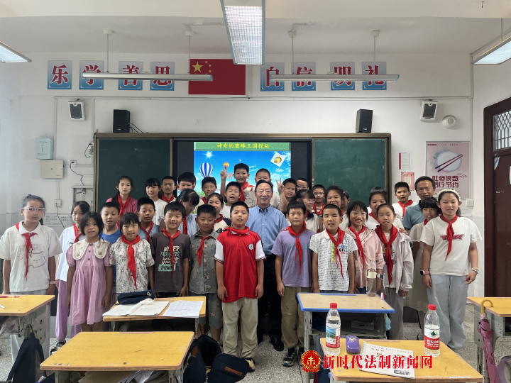 探秘神奇蜜蜂王国，激发探索科学热情