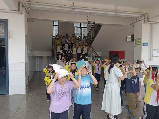 麻城第六小学开展防震减灾应急疏散演练 千余名师生“实战”练就逃生本领